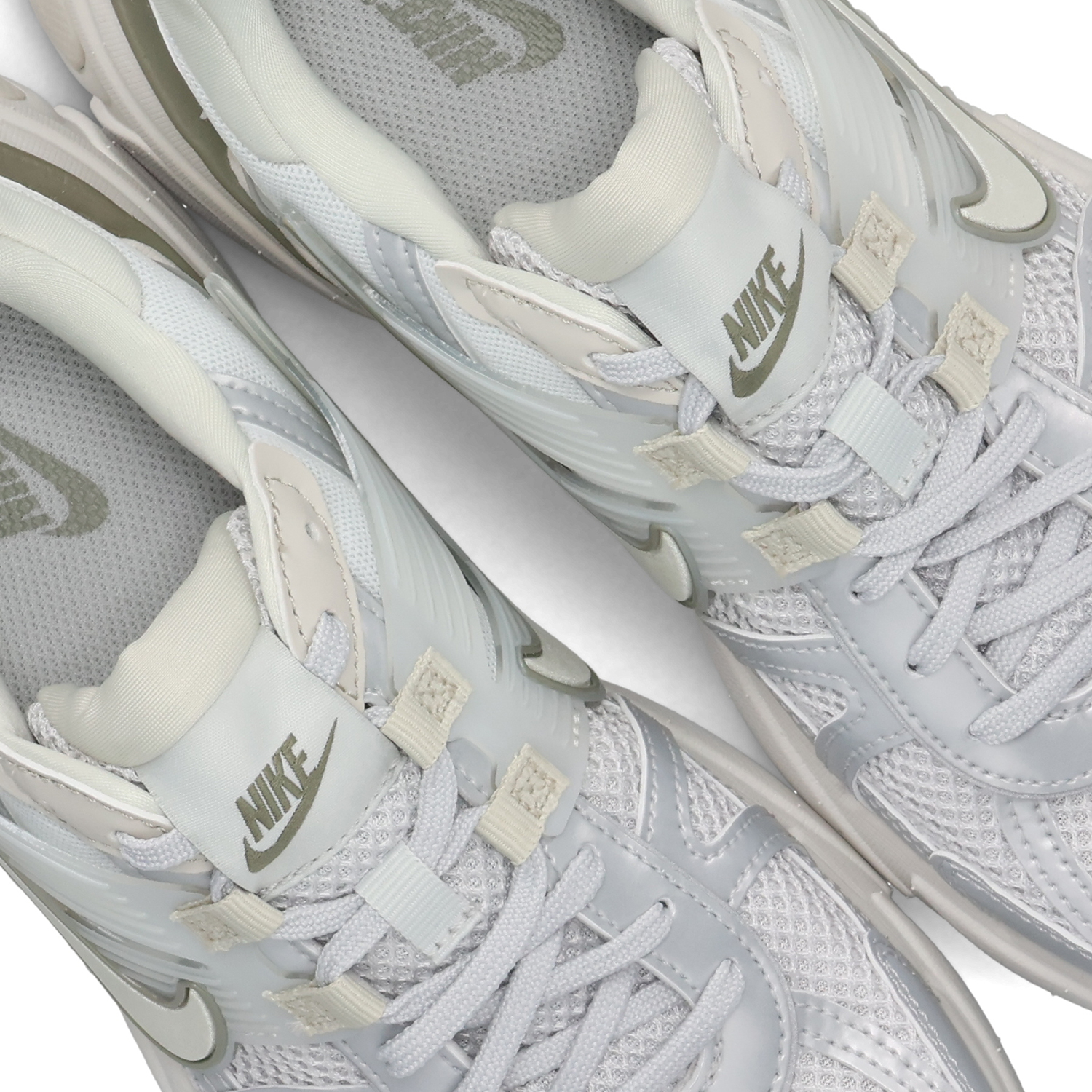 NIKE ナイキ V2K ラン スニーカー メンズ RUN シルバー FD0736
