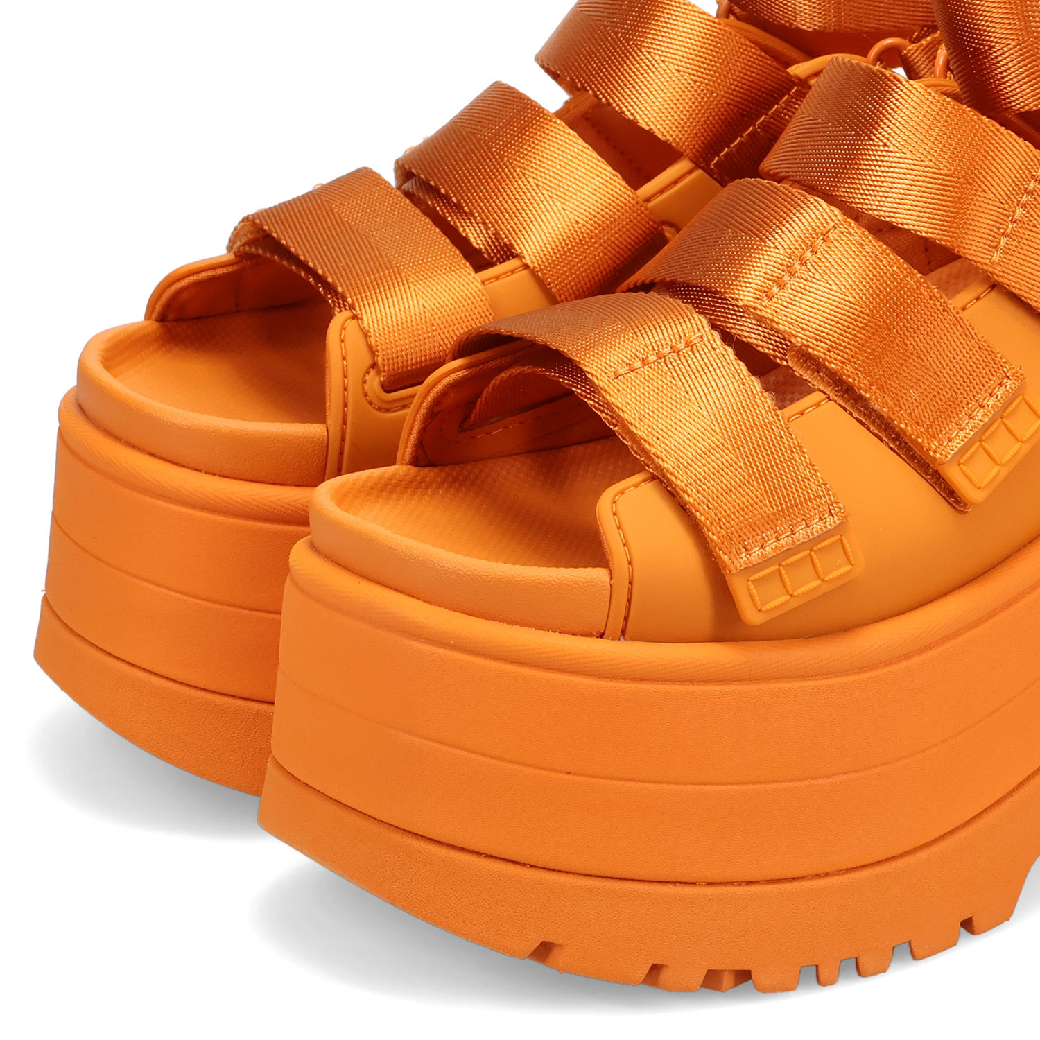 UGG厚底サンダル GOLDENRISE 楽天市場】2025春夏【 ugg 国内正規商品 】 UGG W GOLDENRISE アグ