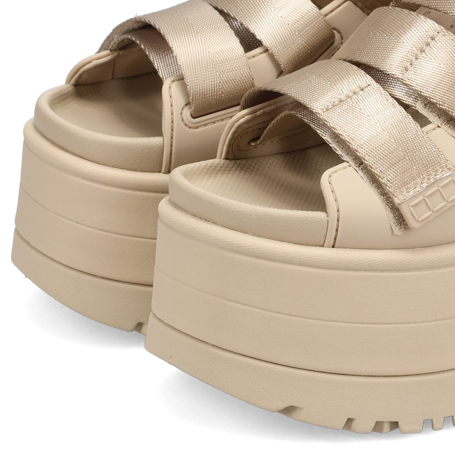 UGG（アグ） ストラップサンダル ゴールデンライズ レディース 厚底 W