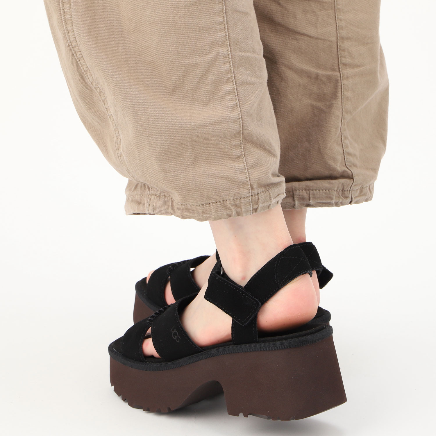UGG ブラック クロスストラップ レザーサンダル セール】UGG LA ALTO CROSS STRAP / アグ ラ アルト クロス
