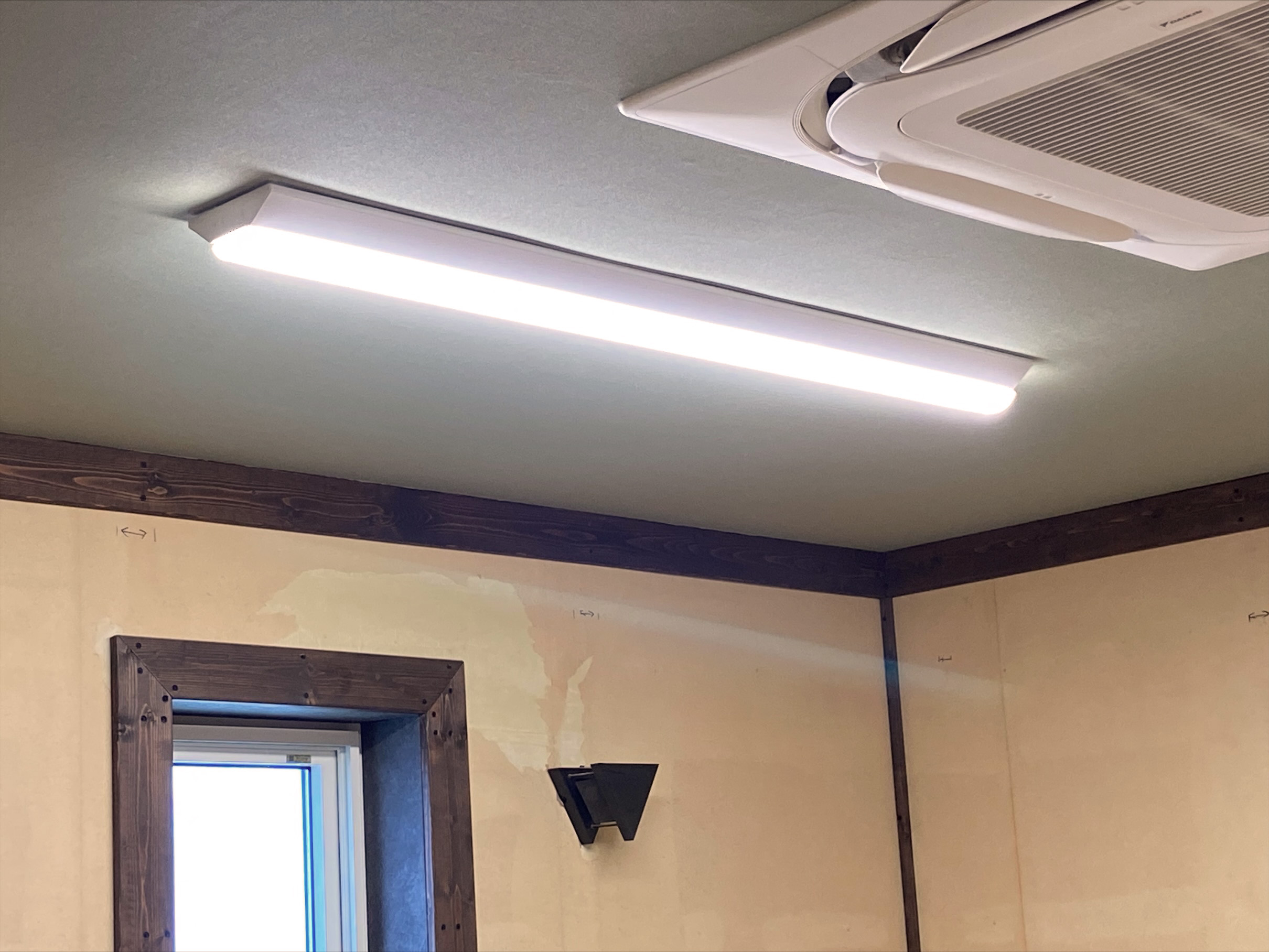 20本 逆富士型 LEDベースライト 20W形 2灯 相当 25W 5000lm 昼白色