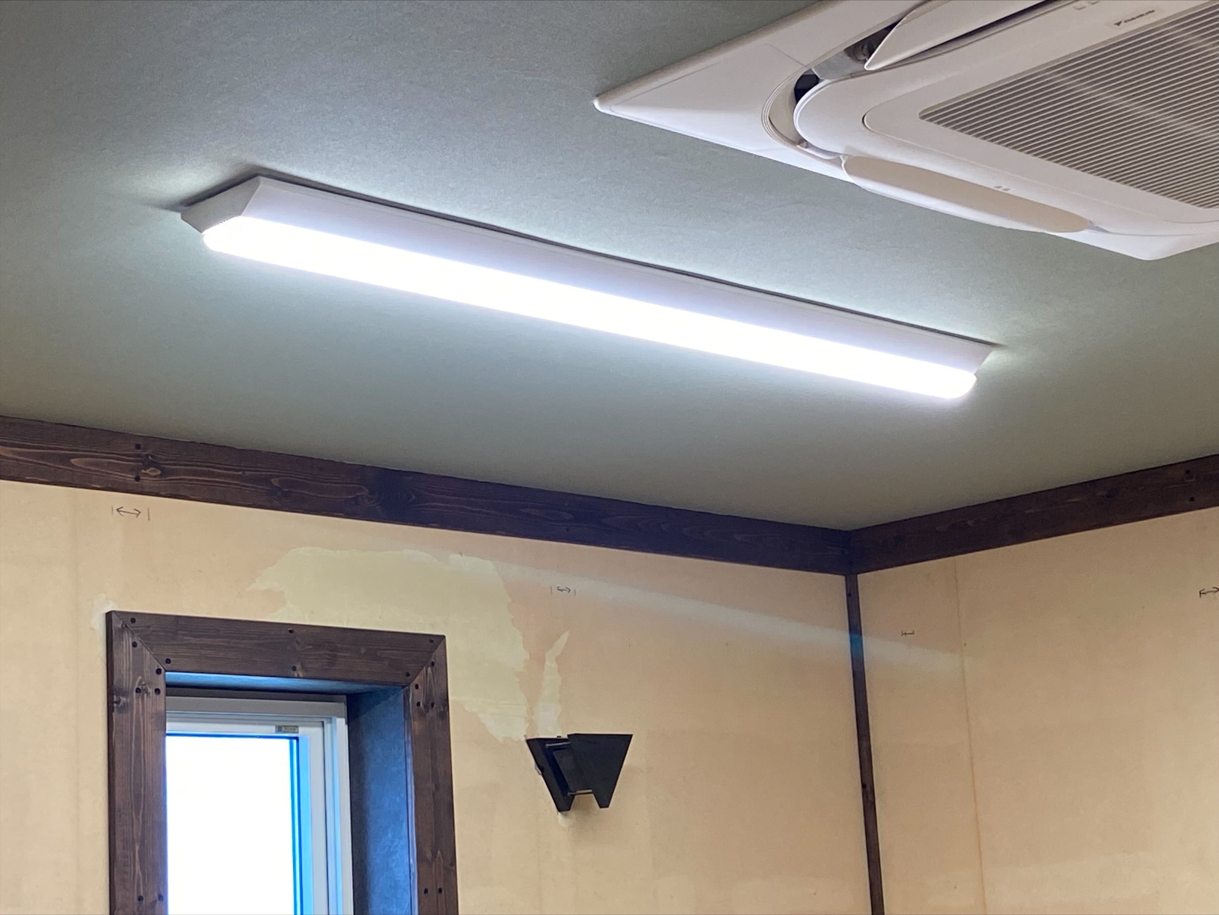 20本 逆富士型 LEDベースライト 20W形 2灯 相当 25W 5000lm 昼白色