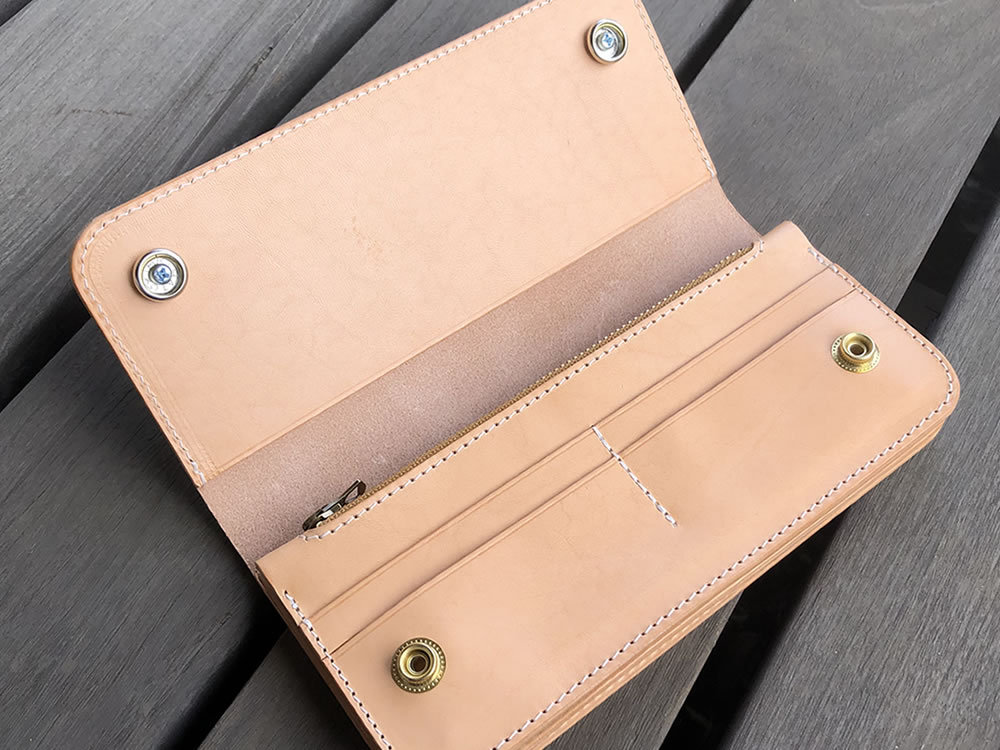 本革　トラッカーウォレット　長財布　ベージュ（生成り） 財布 トラッカーズウォレット/ロングウォレット Lサイズ