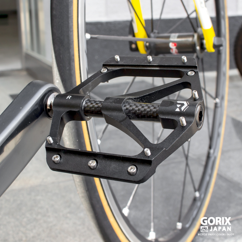【あすつく 送料無料】GORIX 自転車ペダル 軽量 カーボン炭素繊維センターチューブ軸カバー アルミ 滑り止めピン フラット ペダル(GX-FX356) 滑らかな回転｜gottsu｜15