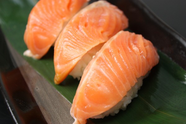 サーモン握り寿司