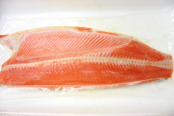 鮭フィレパッケージ 解凍１