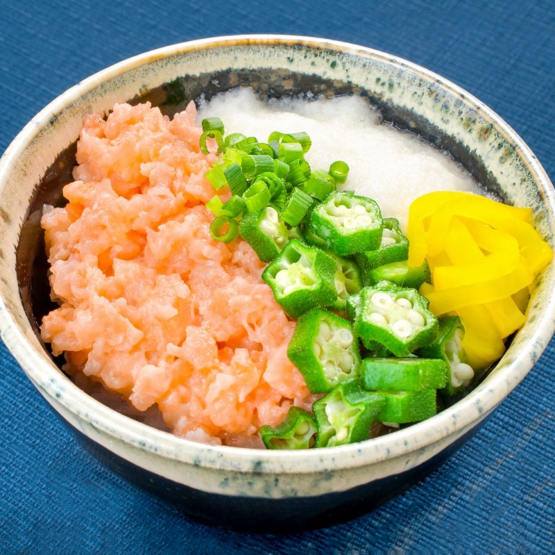 サーモンネギトロ スタミナ丼
