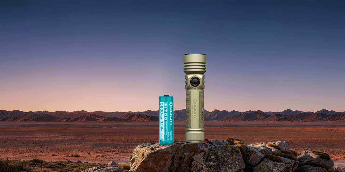OLIGHT(オーライト) Seeker Ultra 高出力4800ルーメン 2種類充電方式