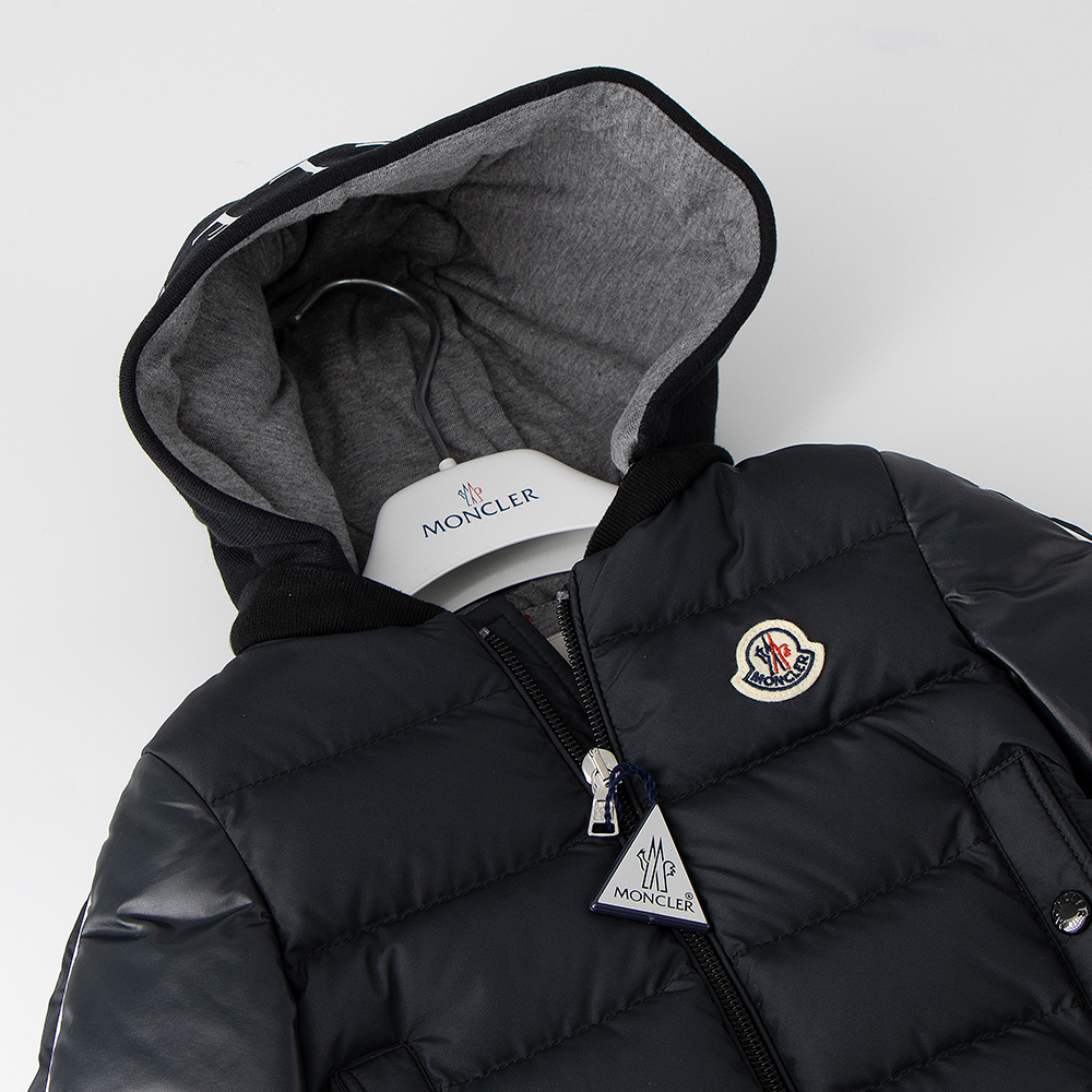 モンクレール　moncler ベビー　ジャンバー　ジャンパ MONCLER（モンクレール） ブルゾン ジャンバー ベビー キッズ 男の子