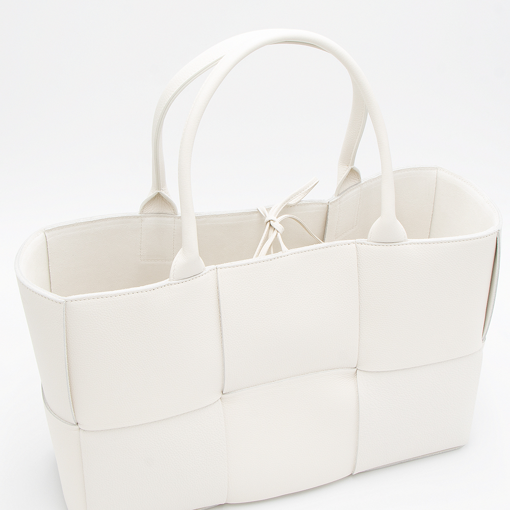 2023年春夏新作】ボッテガヴェネタ BOTTEGA VENETA トートバッグ ホワイト MEDIUM ARCO TOTE BAG ミディアム アルコトート 609175 VCP11 9009 WHITE :218866:ブランドショップGRANDE TOKYO 通販  