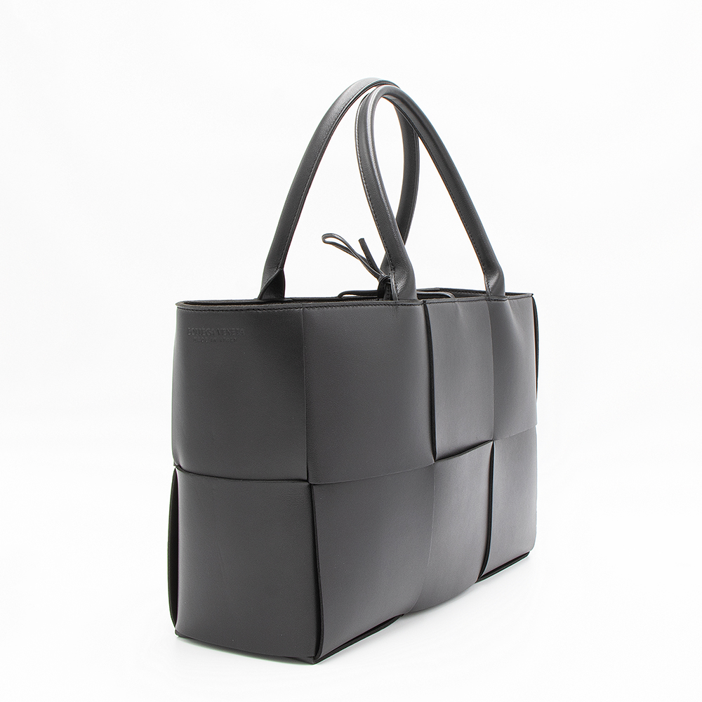 ボッテガヴェネタ BOTTEGA VENETA トートバッグ ブラック MEDIUM ARCO TOTE BAG ミディアムアルコトート 609175  VCQC2 8803 BLACK