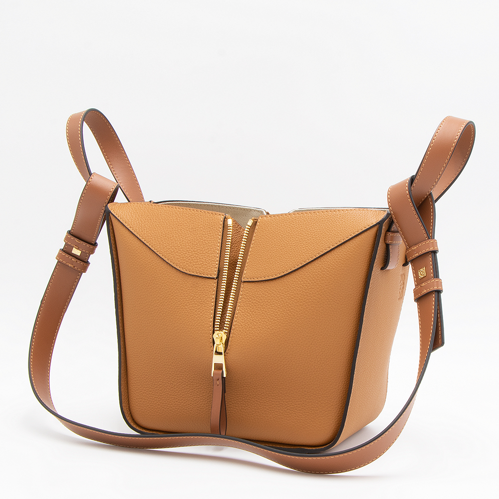 ロエベ LOEWE ハンドバッグ ライトキャラメル HAMMOCK COMPACT BAG ハンモックバッグ コンパクト A538H13X03 3649 LIGHT CARAMEL｜grande-tokyo｜03