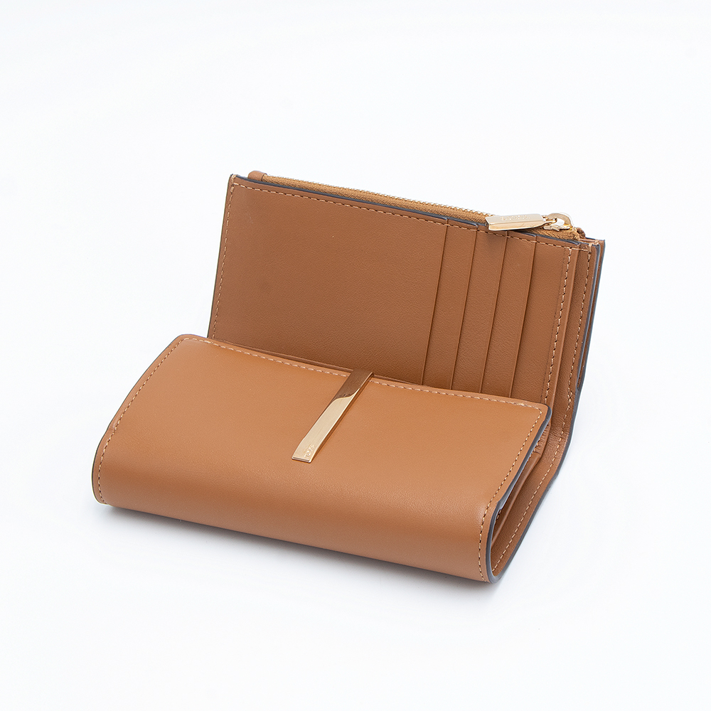 TOD'S（トッズ） TOD'S 3つ折り財布(小銭入れ付き) XAWDBMB3300UPP