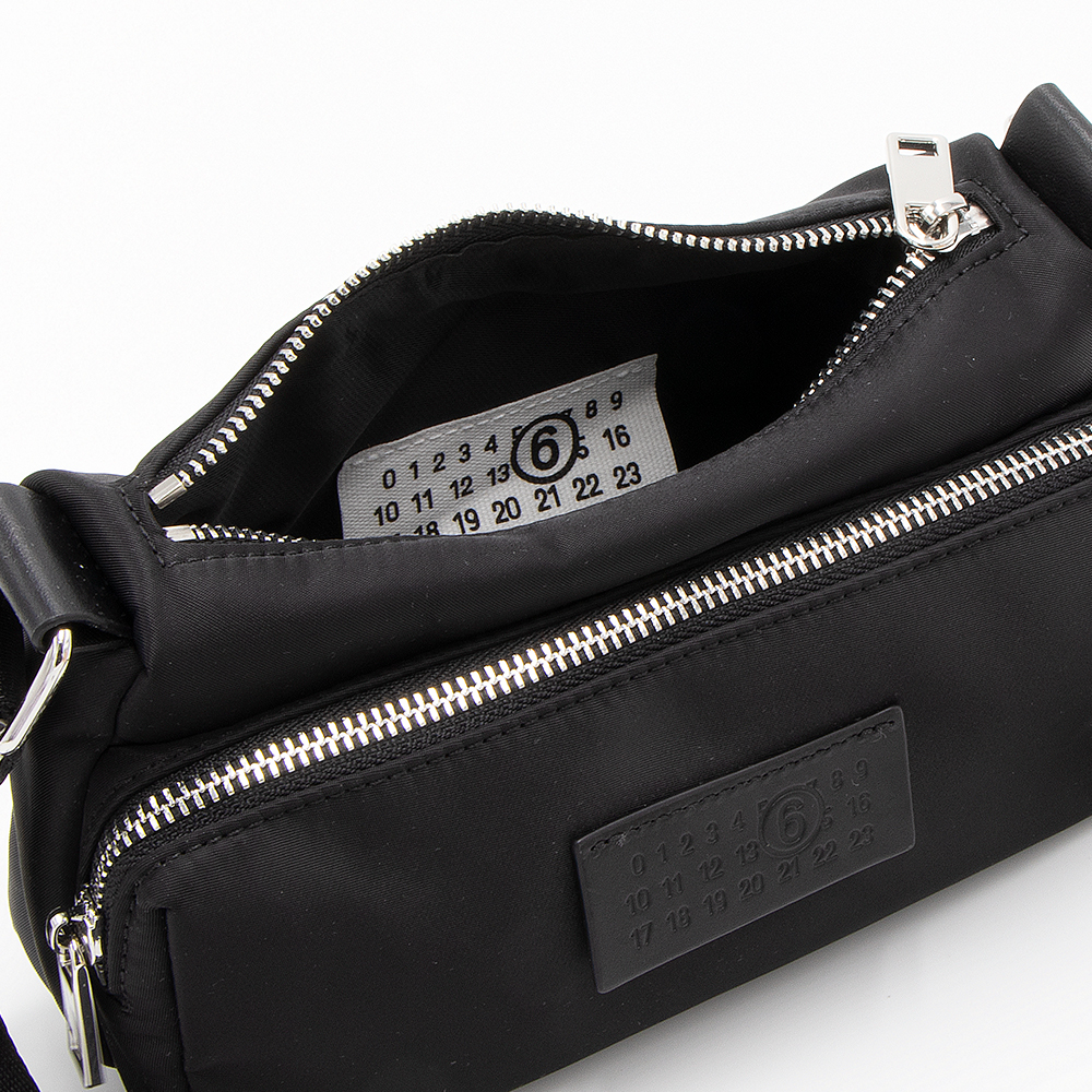 メゾンマルジェラ メッセンジャーバッグ ショルダーバッグ 黒 MM6 エムエムシックス メゾン マルジェラ MAISON MARGIELA
