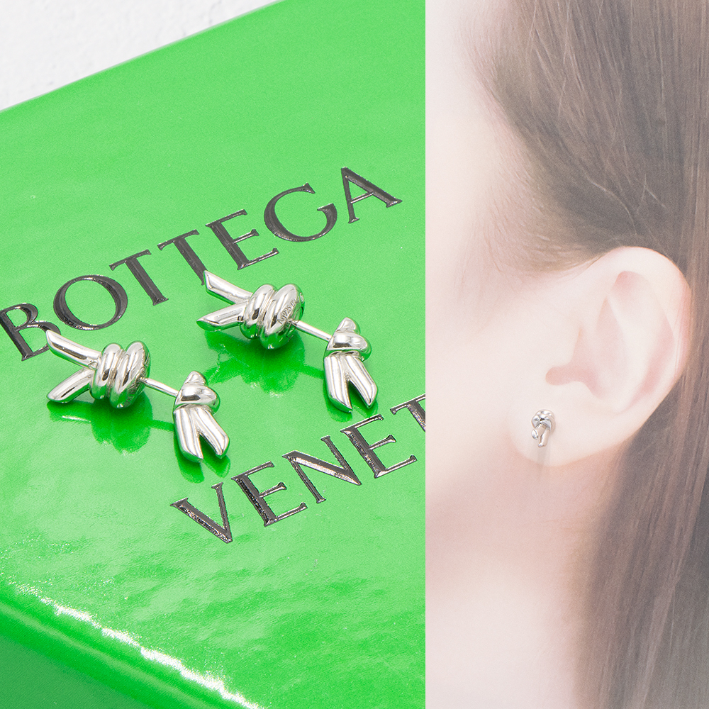 BOTTEGA VENETA（ボッテガ・ヴェネタ） ピアス シルバー KNOT STUDS