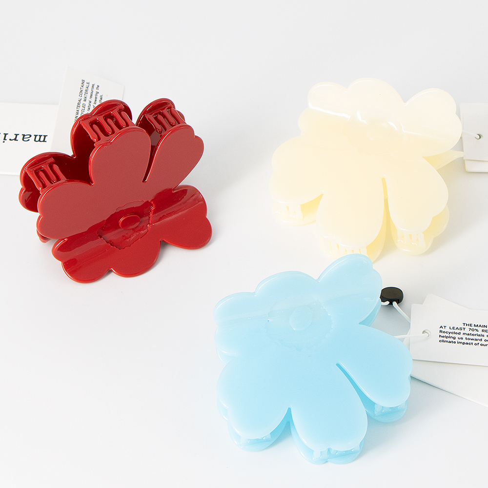 marimekko ヘアクリップ 花型 ライトグレー marimekko ヘアクリップ 花型 ライトグレー marimekko ヘア