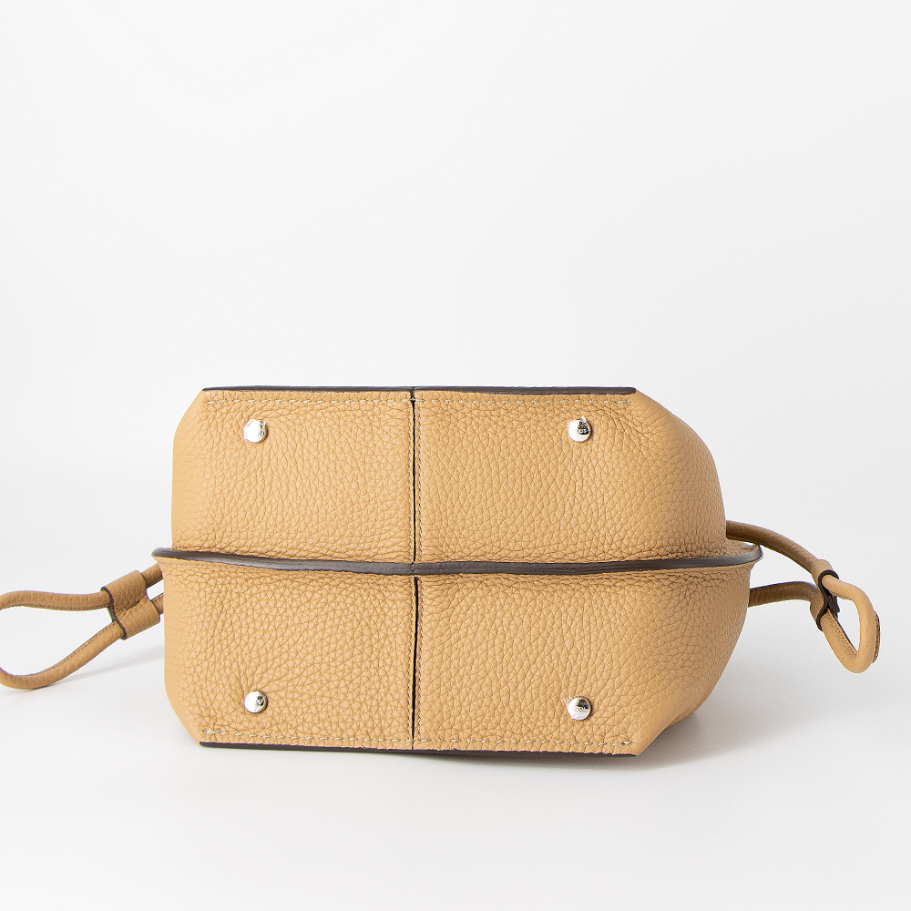 TOD'S（トッズ） 【10/22-10/31 LYP会員+P10倍】トッズ トートバッグ
