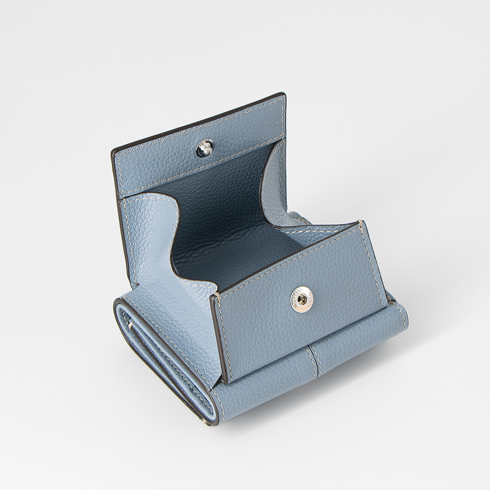 TOD'S（トッズ） TOD'S 3つ折り財布(小銭入れ付き) ライトブルー