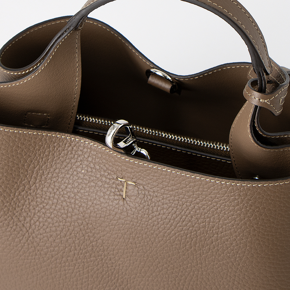 TOD'S（トッズ） トートバッグ(2WAY仕様) マイクロ XBWAPAEL000QRI