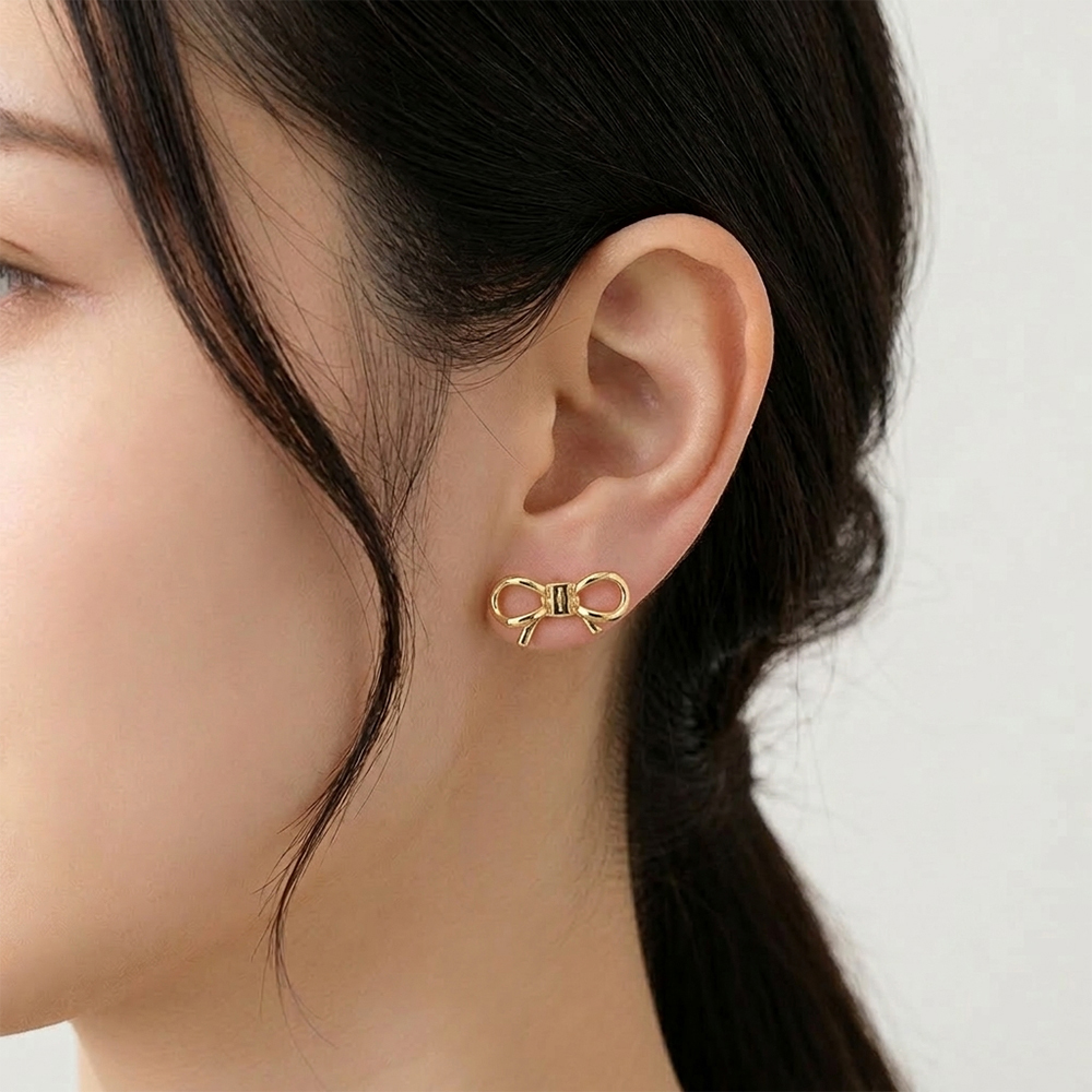 FERRAGAMO（フェラガモ） ピアス リボンモチーフ ORECCHINI CON FIOCCO