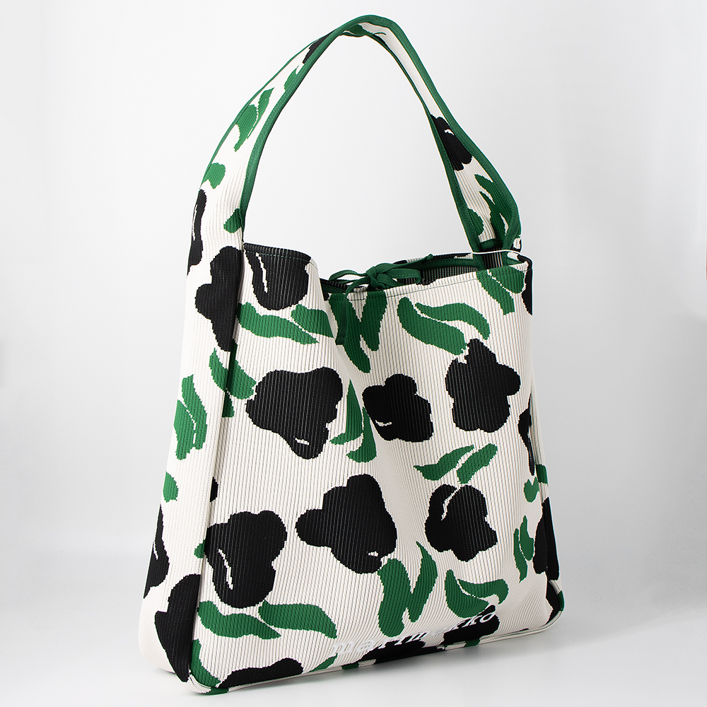 【かなり美品】marimekko／マリメッコ ショルダーバッグ／斜め掛けバッグ marimekko（マリメッコ） ショルダーバッグ Knitted Bag Large