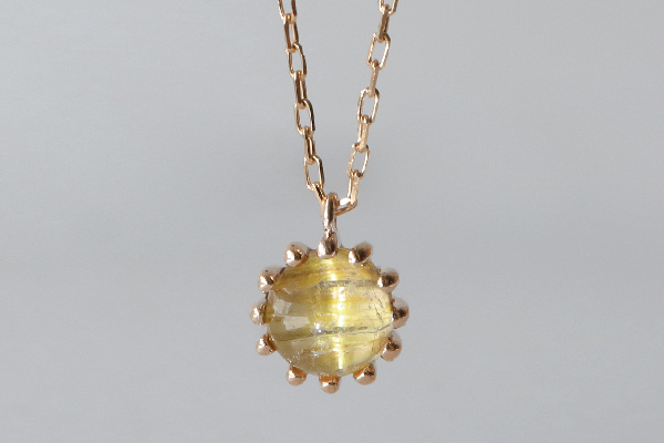 至宝の輝き 黄金の雫ペンダント④（ルチルクォーツ） ルチルクォーツ ゴールドタイチンルチル ペンダント t134-4172 : 誠安