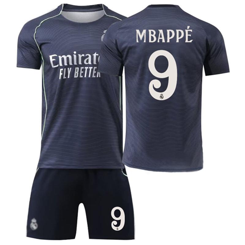 レアルマドリード エジル ユニフォーム（サッカーサポーターグッズの