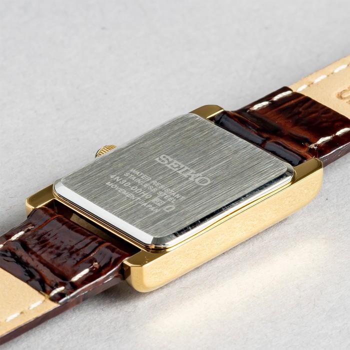 訳あり 小キズあり 日本未発売 SEIKO ESSENTAILS セイコー エッセンシャルズ SWR066 腕時計 時計 ブランド レディース 逆輸入 アナログ 革ベルト 角型 日本未発売 訳あり 小キズあり 日本未発売 SEIKO ESSENTAILS セイコー エッセンシャルズ SWR066 腕時計 時計 ブランド レディース 逆輸入 アナログ 革ベルト 角型 日本未発売