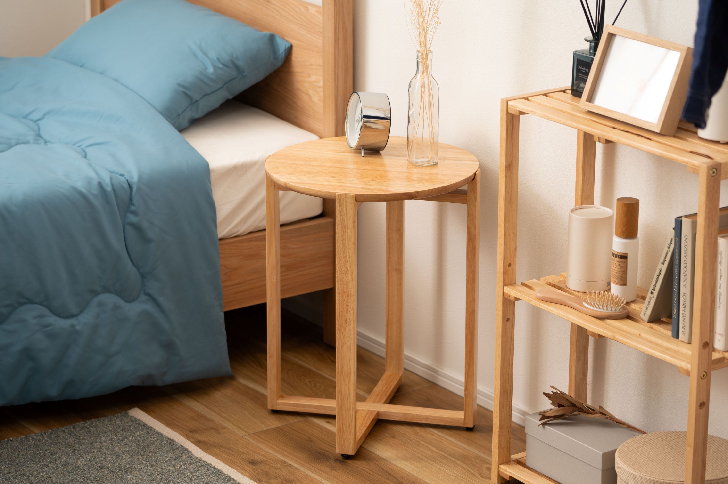 サイドテーブル