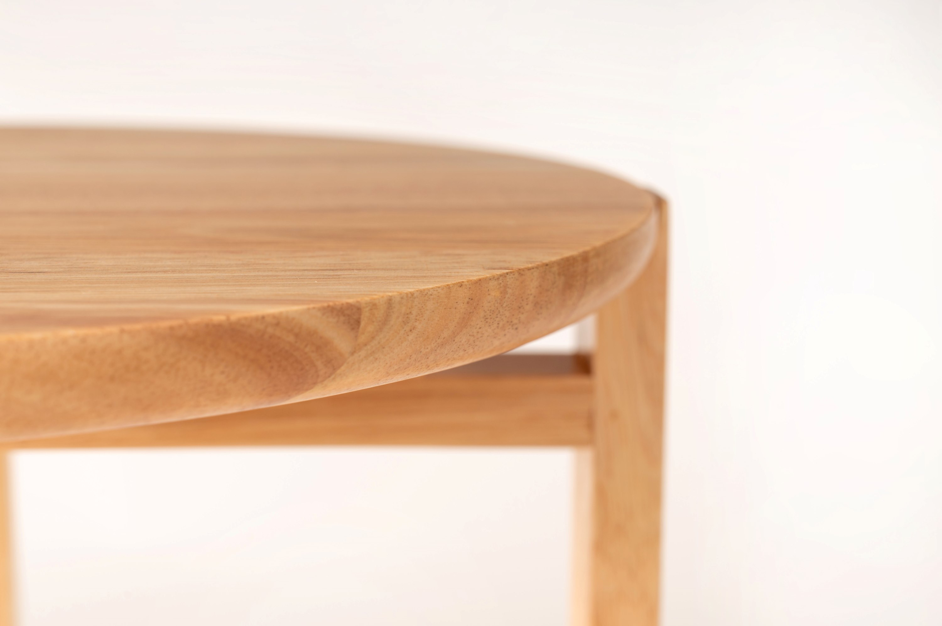 サイドテーブル