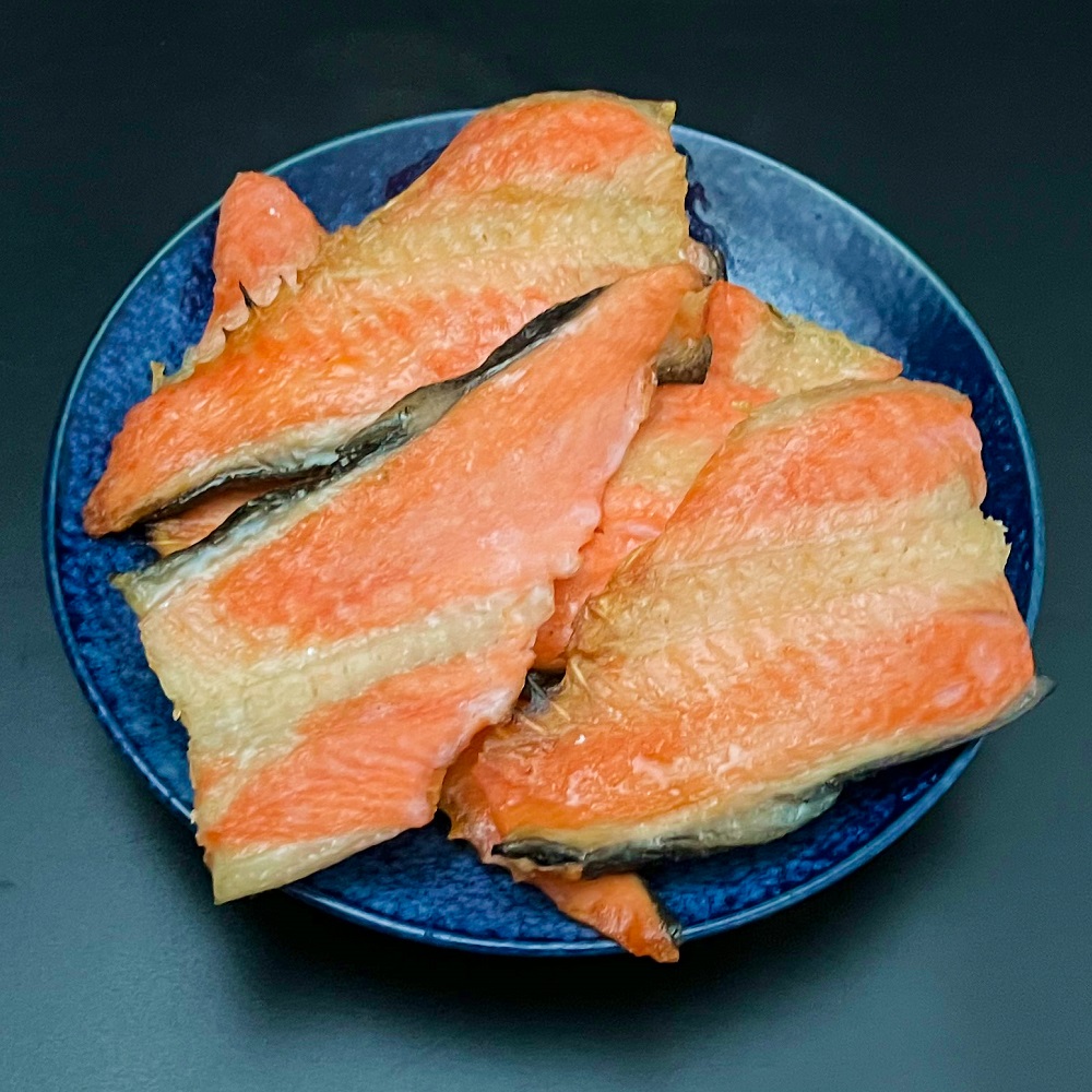 焼き鮭ページ 鮭 切り身 冷凍 訳あり 塩鮭 1kg 甘塩 焼き鮭 銀鮭 鮭切り落とし