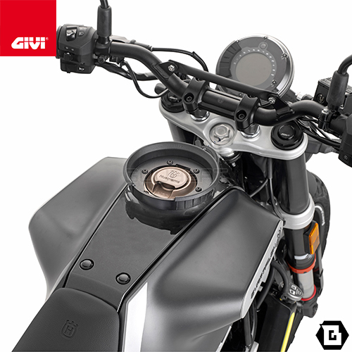 GIVI BF57 Tanklock用フランジ／HUSQVARNA SVARTPILEN 125-401 (21 - 23)専用／ジビ : bf57  : GUUBEAT-MOTO - 通販 - Yahoo!ショッピング