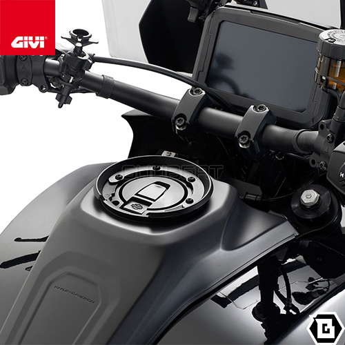 GIVI PLO8400CAM サイドケースホルダー PL ONE-FIT CAM-SIDE OBKN