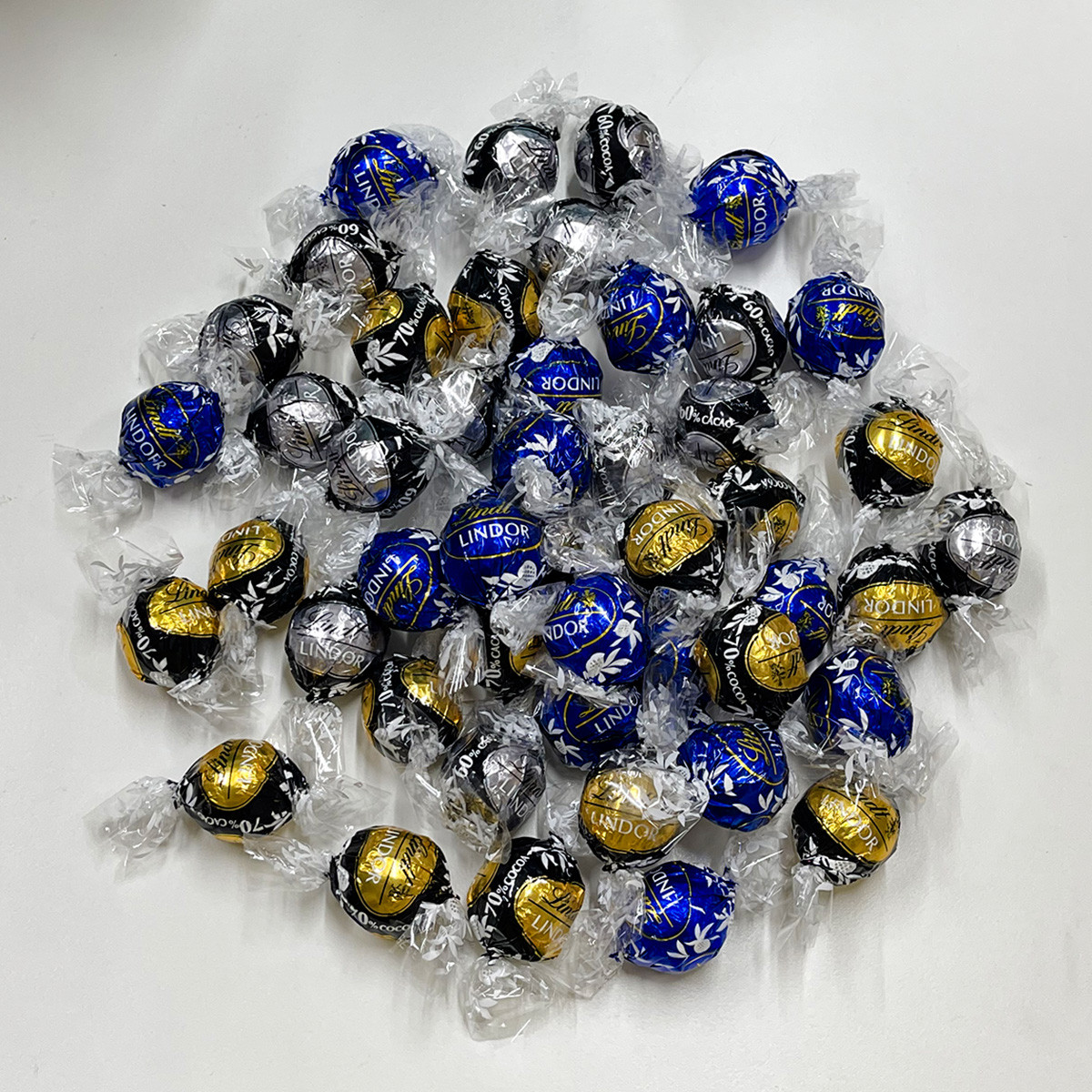 LINDOR リンツ リンドール ダーク アソート チョコレート 600g : GYY