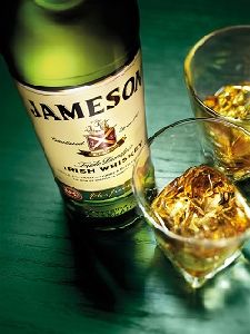 LOHACO - ジェムソン （JAMESON） 700ml ウイスキー