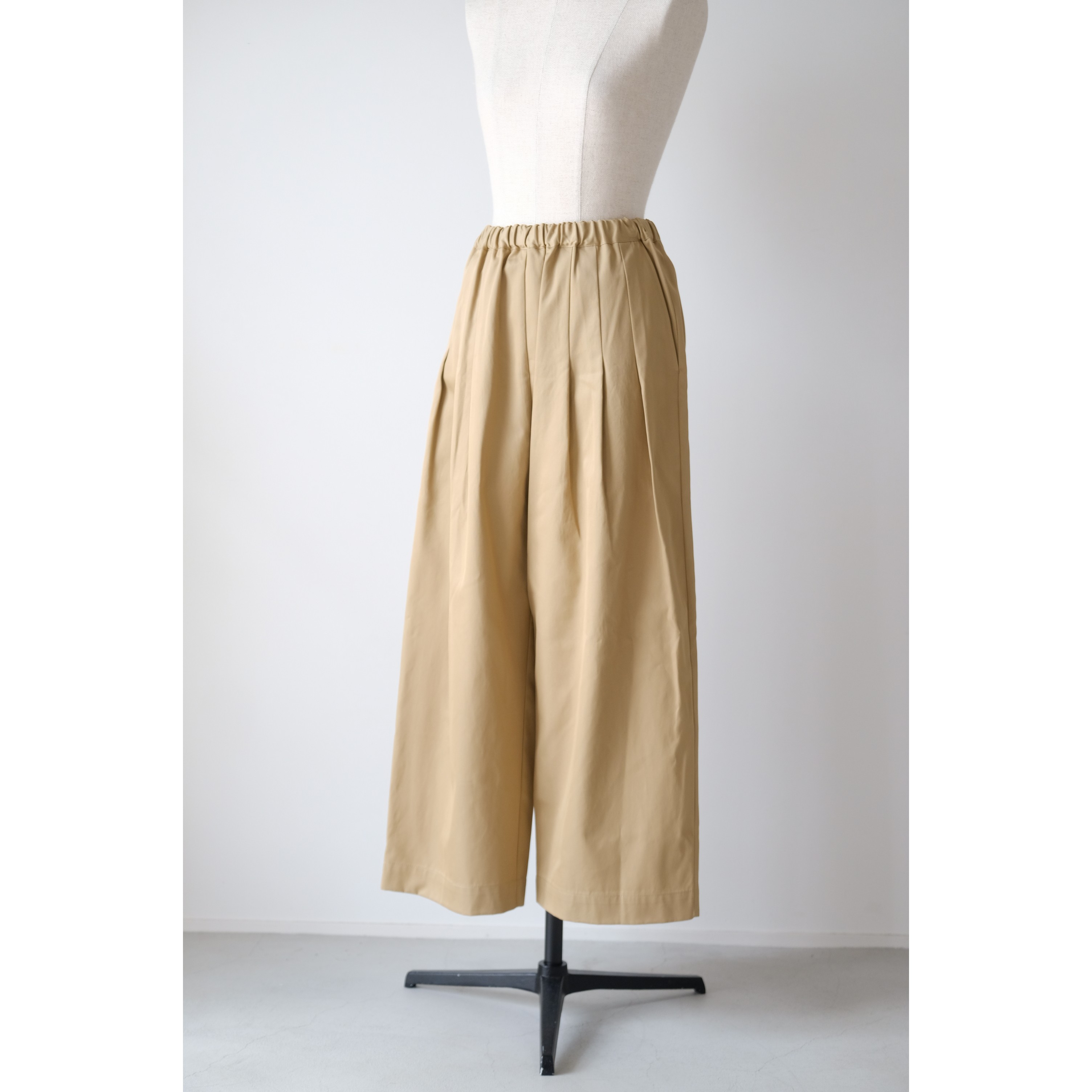 STAMP AND DIARY | ウエストタックワイドパンツ 94cm丈 (ivory / beige