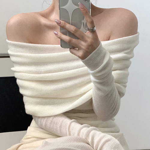 オフショルダースリムやわらかニット |  | 02