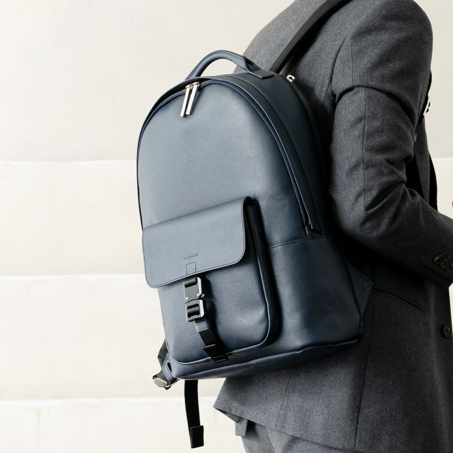 【傳濱野】≪メンズ≫背中に佇む品格。ハンドバッグ仕立ての品格リュックLanse（ランス） | 傳濱野 | 02