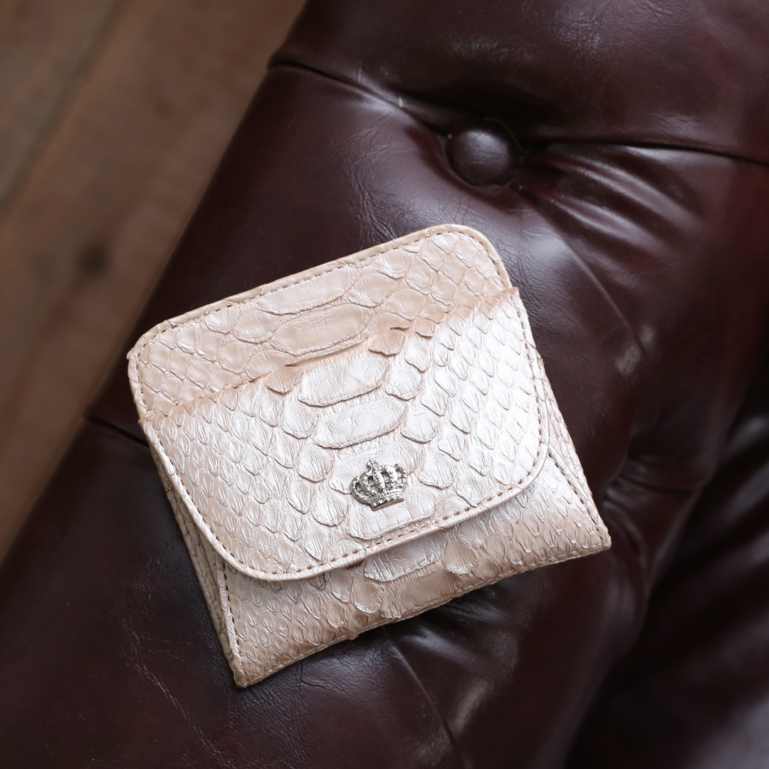 傳濱野 皇室御用達 ワンタッチで全て取り出せる極小財布pollet ポレット レディース ミニ財布 パイソン財布 リアルパイソン 本革 ミニウォレット 369 081 限定バッグに出会えるエルトゥーク 通販 Yahoo ショッピング 傳濱野 皇室御用達 ワンタッチで全て取り出せる極小財布pollet ポレット レディース ミニ財布 パイソン財布 リアルパイソン 本革 ミニウォレット 369 081 限定バッグに出会えるエルトゥーク 通販 Yahoo ショッピング