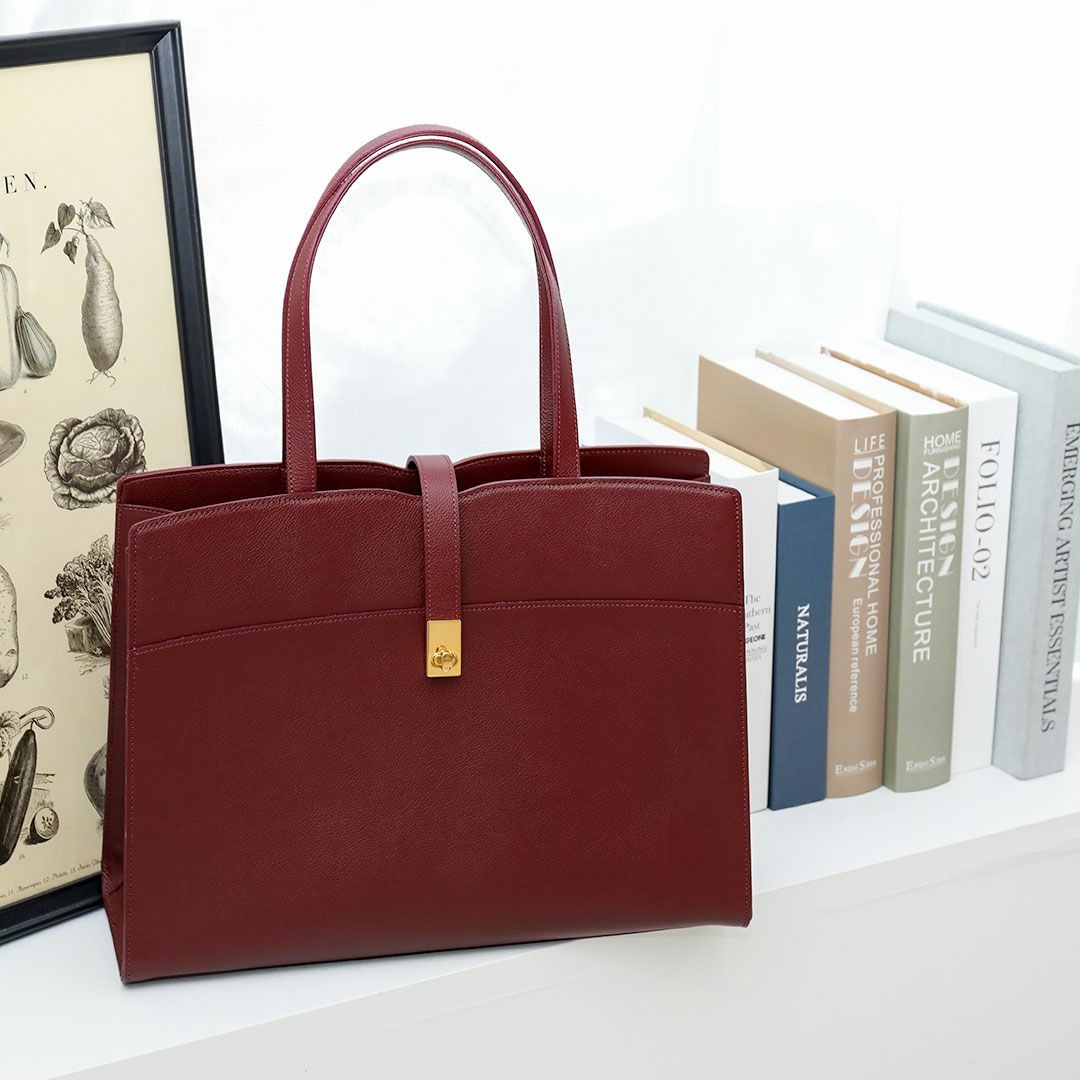 【傳濱野】かっちりシルエットでA4サイズが楽々出し入れできる、品格と信頼のA4トートAile（エール） | 傳濱野 | 04