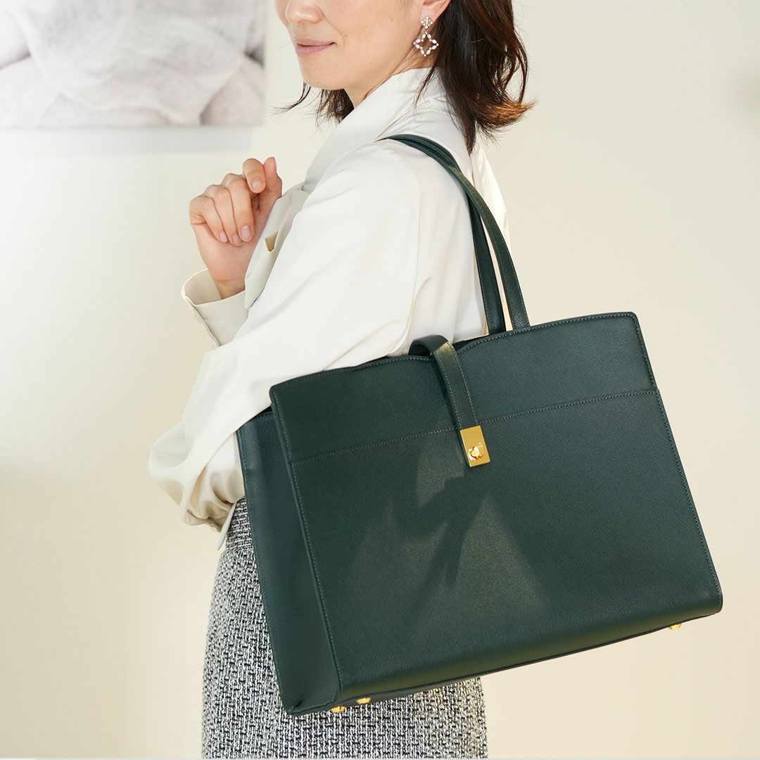 【傳濱野】かっちりシルエットでA4サイズが楽々出し入れできる、品格と信頼のA4トートAile（エール） | 傳濱野 | 02