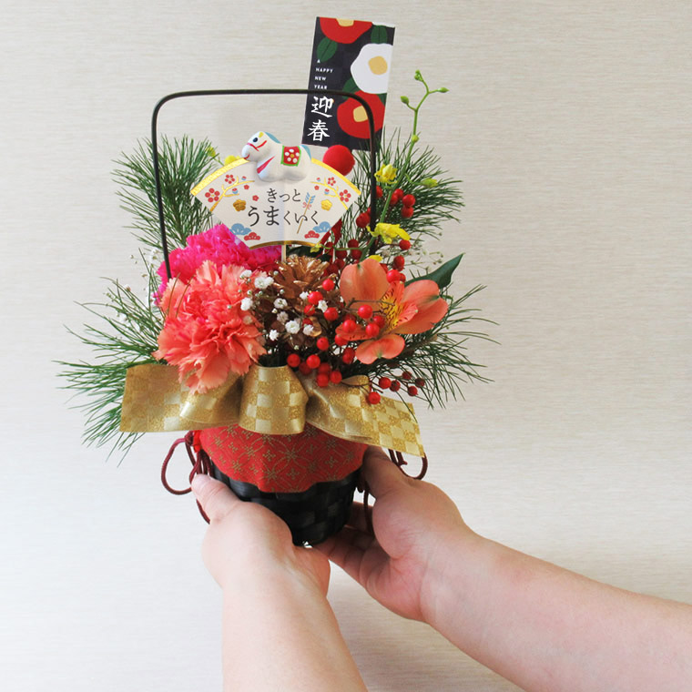 ピックサービス！【 送料無料 】お正月用 生花 竹の器 アレンジメント