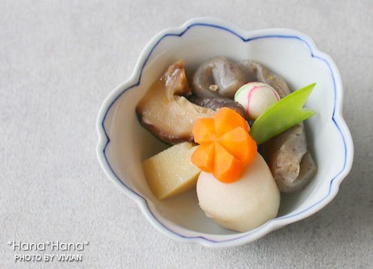 白磁一本線 桜型小付 ミニ小鉢 豆鉢 9.5cm 波佐見焼 // 和食器 食器 鉢