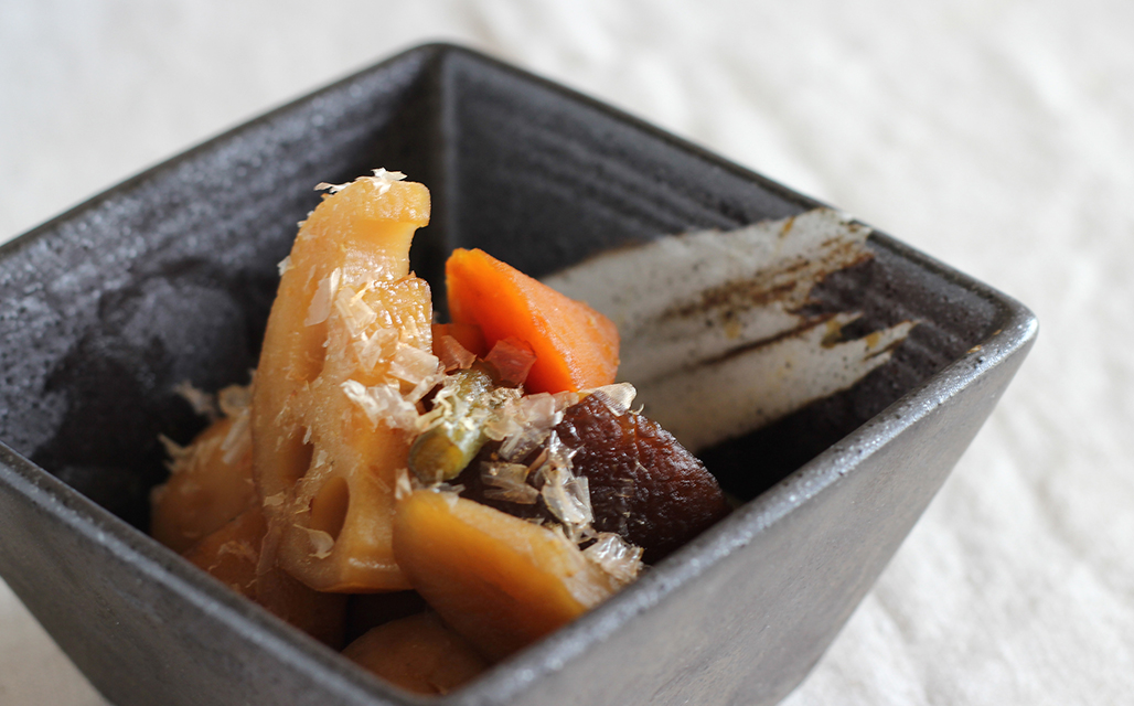 深皿 加藤美土里 菓子器 飾り皿 直径20cm 大鉢 盛鉢 作家もの 和食器 食器 和食器 美濃焼 鉢 小鉢 角鉢 ボウル スクエア 黒い器 おしゃれ