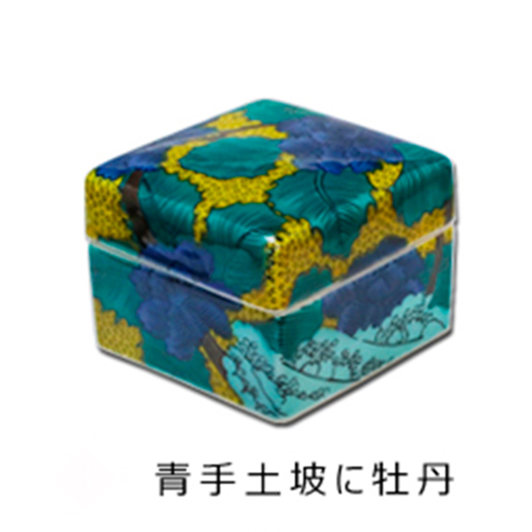 楽天市場】【クーポン配布中】九谷焼 陶箱 蓋付き豆鉢 5.4cm// 和食器 食器 正月 ふた付き 小物入れ 陶器 蓋付き 豆鉢 磁器 色絵陶箱  石畳/青手土坡に牡丹/鶴かるた/桜/梅菊/宝尽くし/小紋花鳥/小紋手/牡丹/青海波千鳥 珍味入れ 和柄 花柄 小箱 アクセサリーケース 蓋付き 