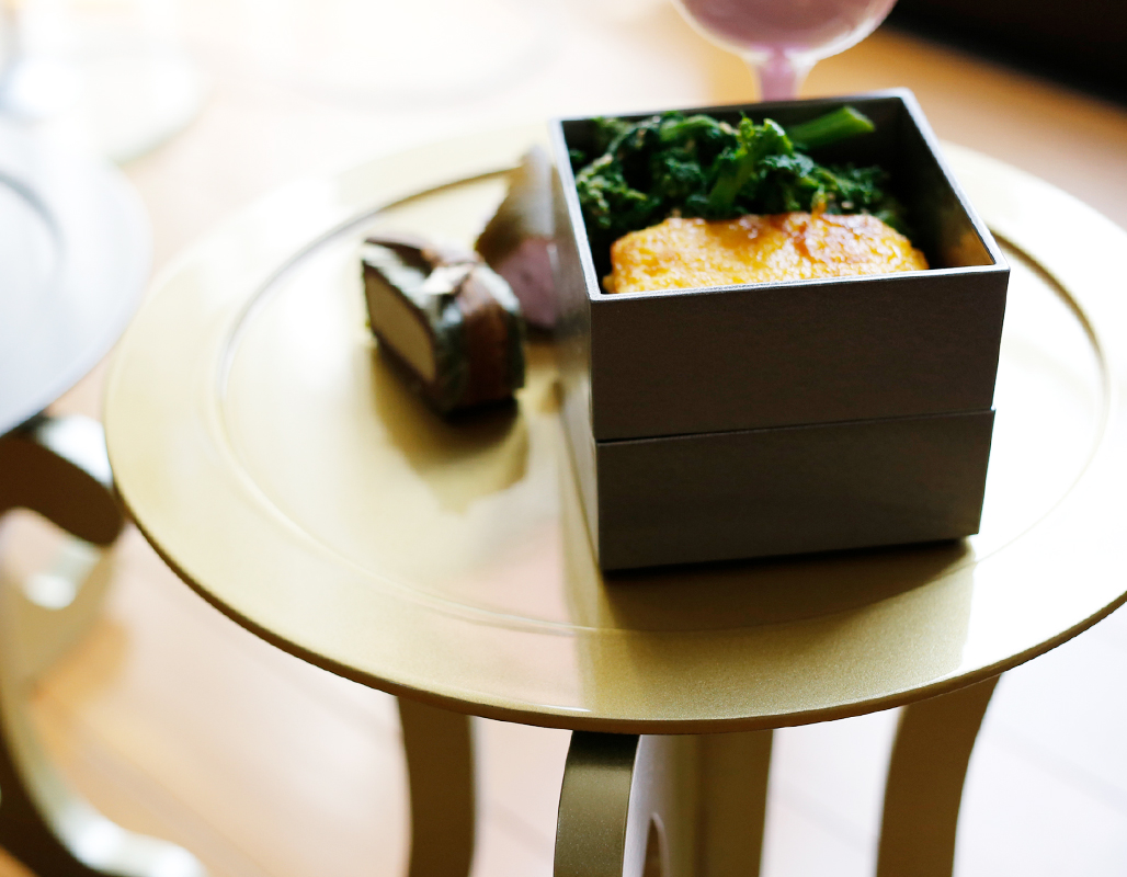 赤　黒　小判トレー　サービングプレート 30cm　漆器　細長　横長　朱 赤 黒 小判トレー サービングプレート 30cm 漆器 細長 横長 朱 - メルカリ