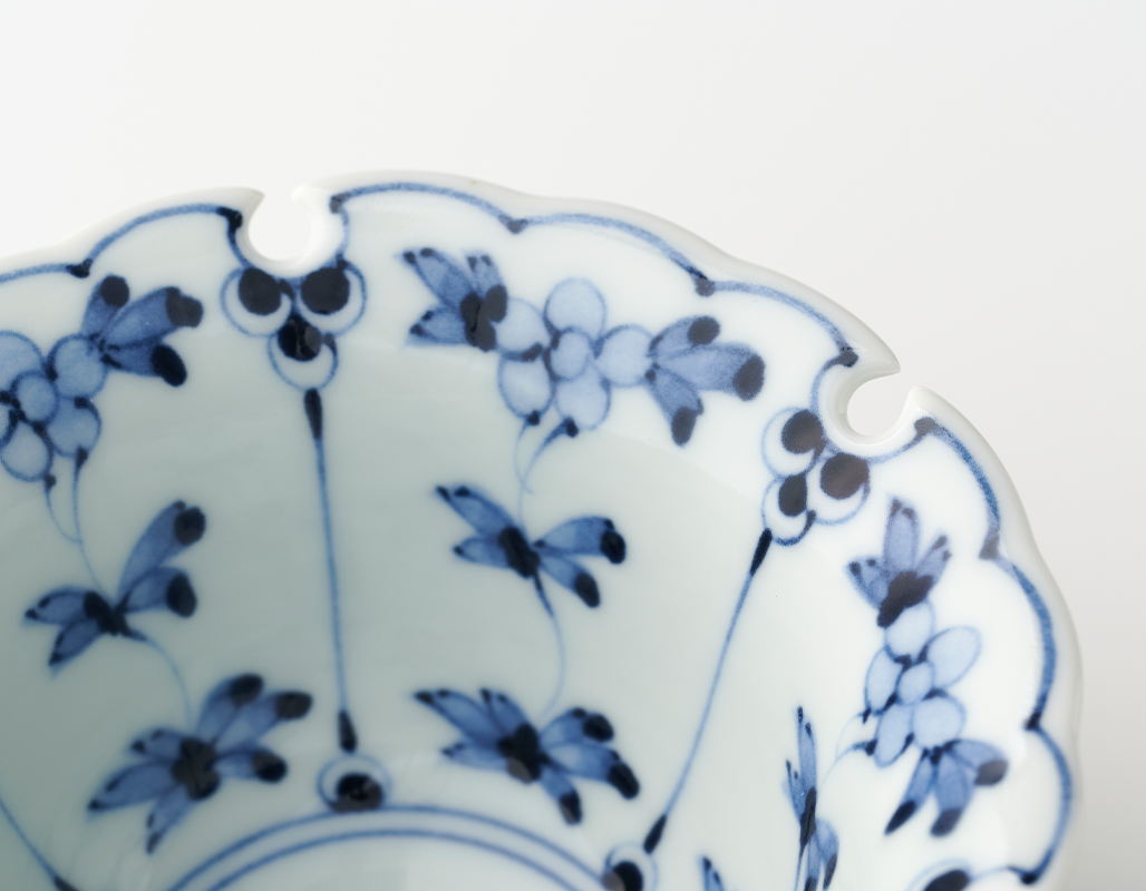 割草花うさぎ 雪輪型 小付 9.6cm 高山窯 有田焼 // 和食器 食器 磁器