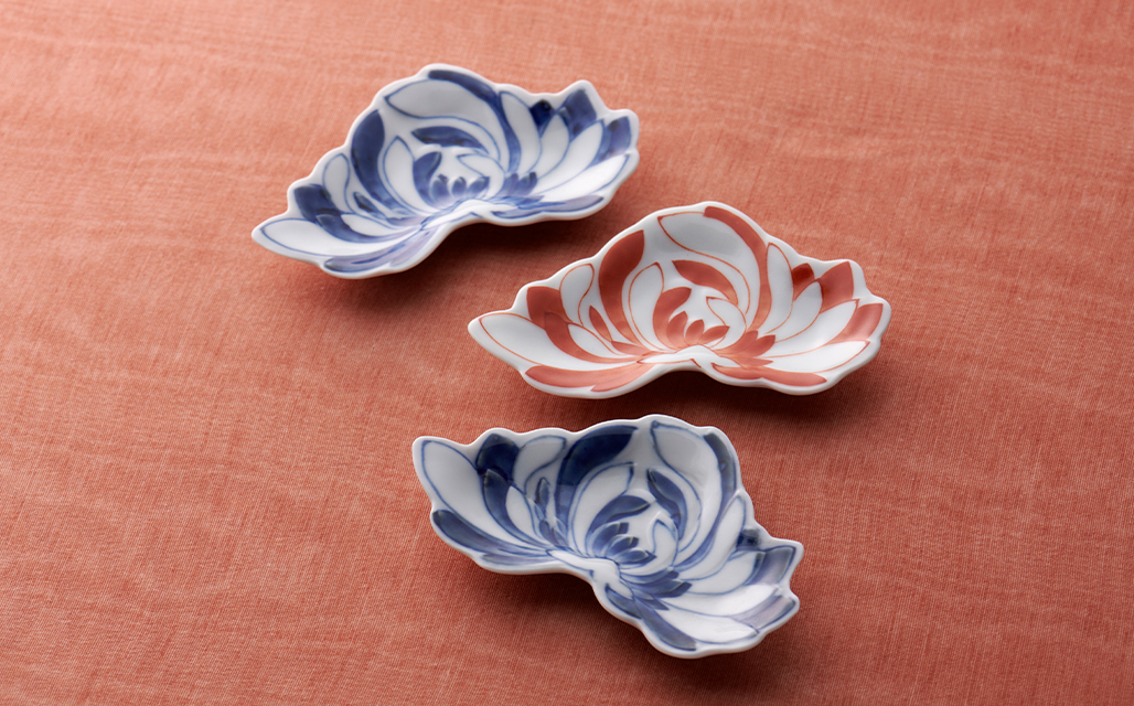 赤絵 菊花豆皿(横長) 10cm レッド 有田焼 // 和食器 食器 小皿 豆皿