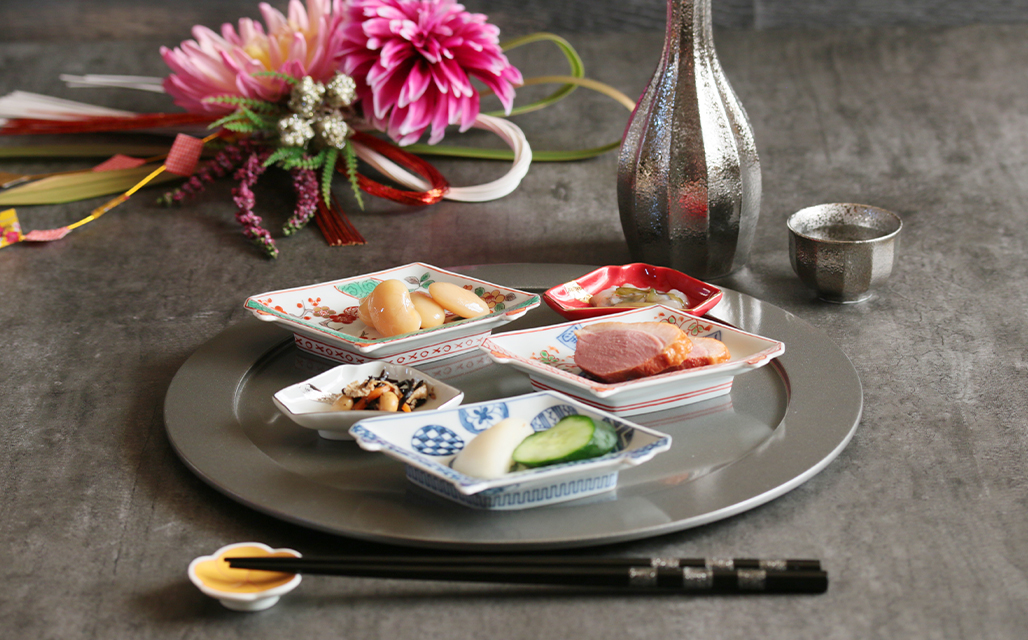 赤釉金流水 富士山 豆皿 (レッド/ゴールド) 8cm 有田焼 // 和食器 食器