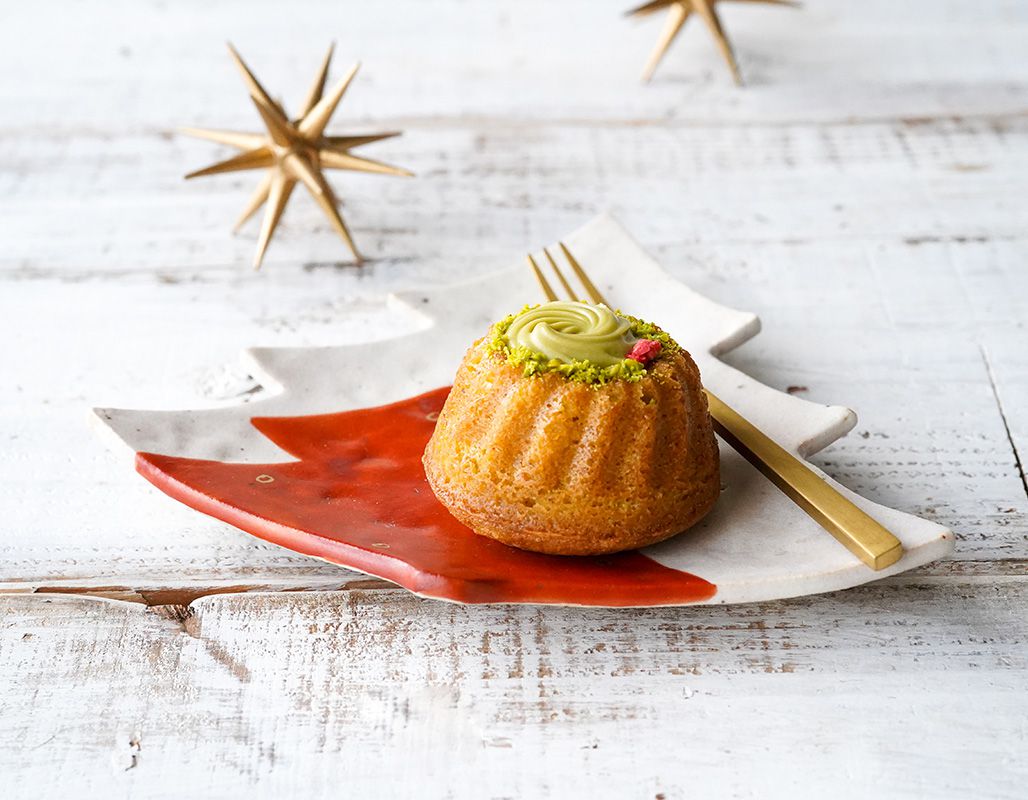 蔵珍窯（ぞうほうがま） クリスマスツリー 粉引赤絵 三つ足ケーキ皿